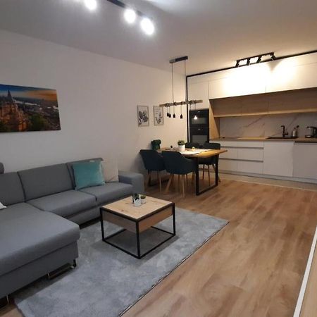 Bpr Space Grey Home With Balcony Budapešť Exteriér fotografie